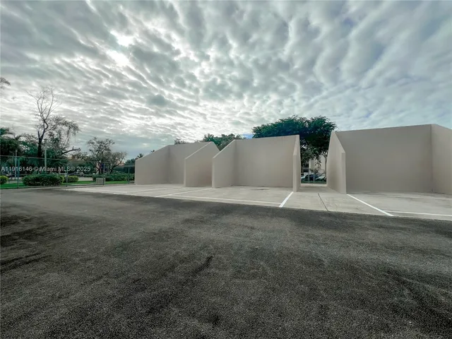 $286,000 | 8600 Southwest 133rd Avenue Road, Unit 401, Miami, FL 33183