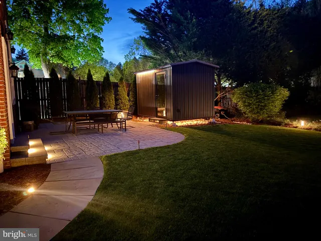 a view of outdoor space