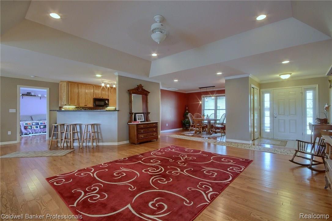 47097 Bemis Road Belleville, MI 48111 - Photo 8 of 34 8_Great_Room_4th_View.jpg
