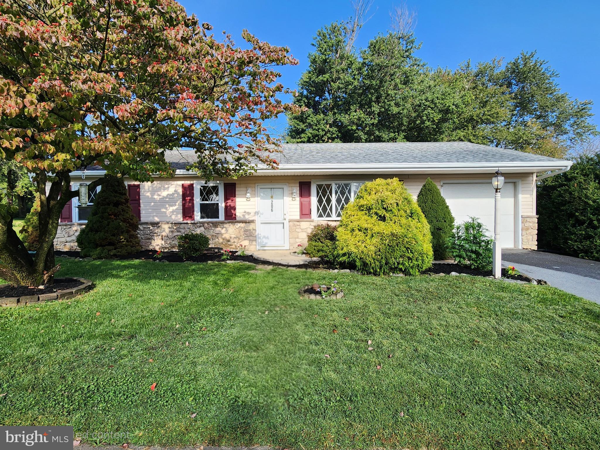 206 Brookline Road Lancaster, PA 17603 - Photo 1 of 34 Gallery Image 1