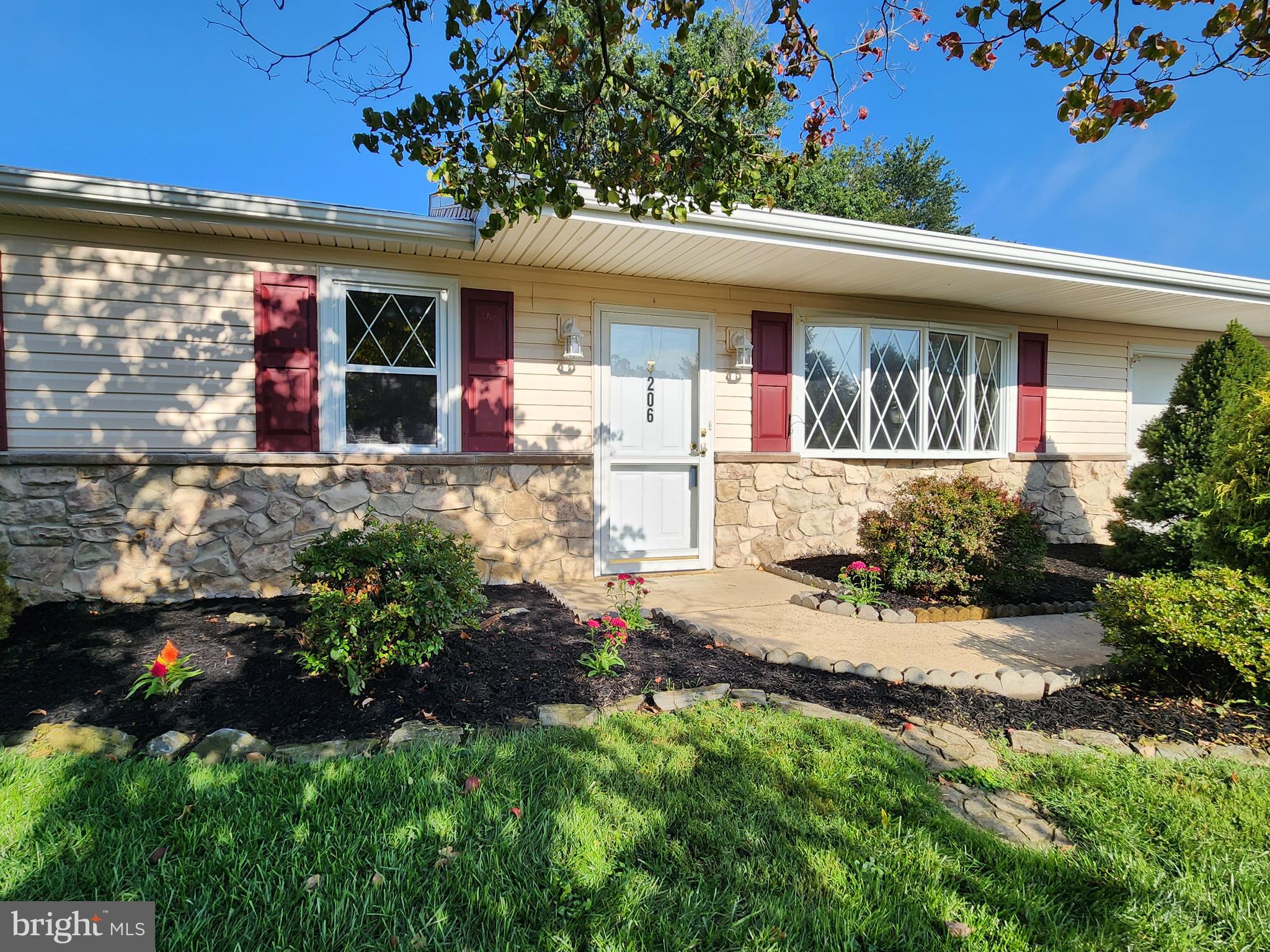 206 Brookline Road Lancaster, PA 17603 - Photo 3 of 34 Gallery Image 3