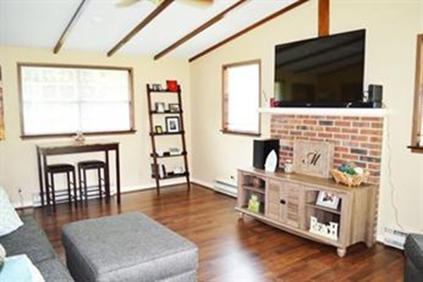 199 Parkerview Street Springfield, MA 01129 - Photo 5 of 24 Gallery Image 5