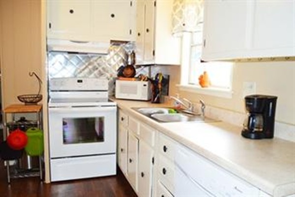 199 Parkerview Street Springfield, MA 01129 - Photo 7 of 24 Gallery Image 7
