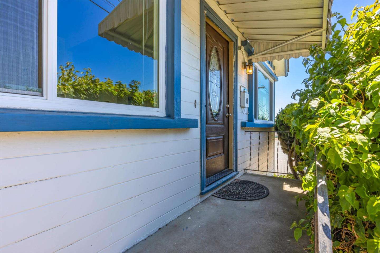 17114 Rolando Avenue Castro Valley, CA 94546 - Photo 6 of 32 Gallery Image 6