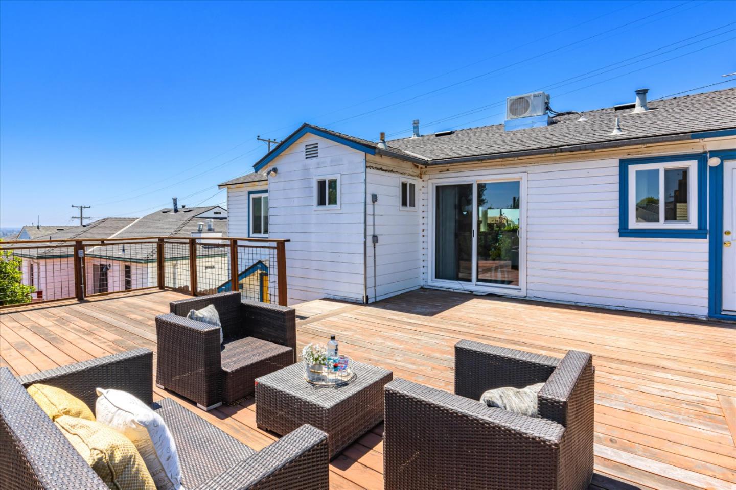 17114 Rolando Avenue Castro Valley, CA 94546 - Photo 7 of 32 Gallery Image 7
