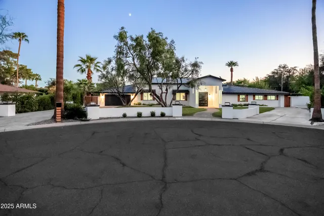 a view of a house with outdoor space