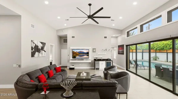 $3,749,000 | 6715 East Montecito Avenue, Scottsdale, AZ 85251