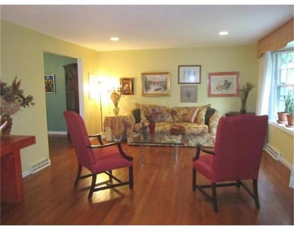 11 Arnold Road Framingham, MA 01701 - Photo 4 of 30 Gallery Image 4
