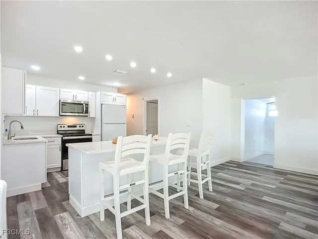 $949,000 | 453 Palermo Circle, Fort Myers Beach, FL 33931