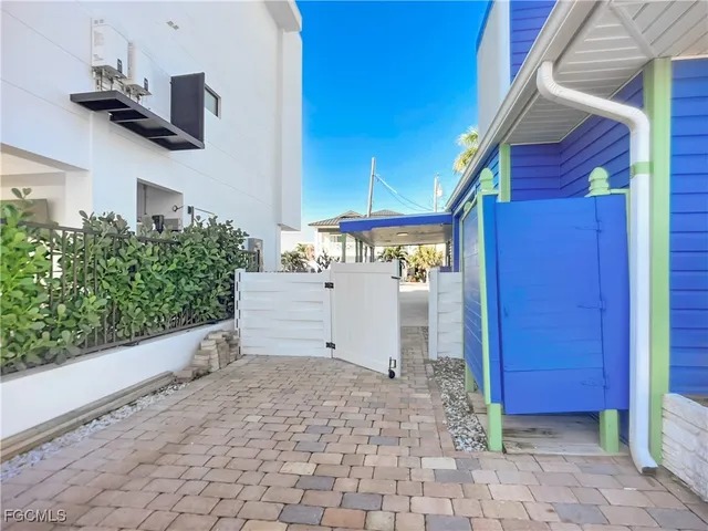 $949,000 | 453 Palermo Circle, Fort Myers Beach, FL 33931