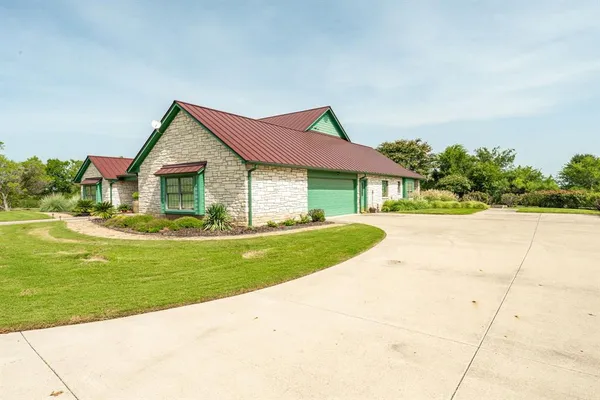 $895,000 | 501 County Road 103, Comanche, TX 76442