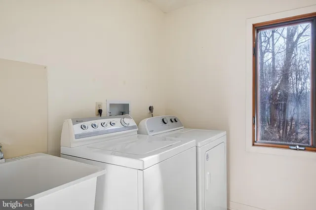 $585,000 | 100 Churchill Lane, Wilmington, DE 19808