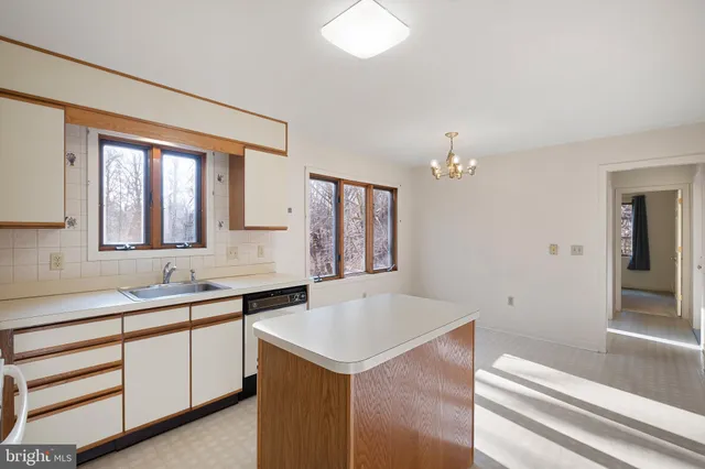 $585,000 | 100 Churchill Lane, Wilmington, DE 19808