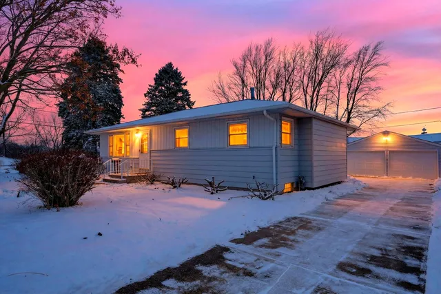 $280,000 | 362 State Street, Sheboygan Falls, WI 53085