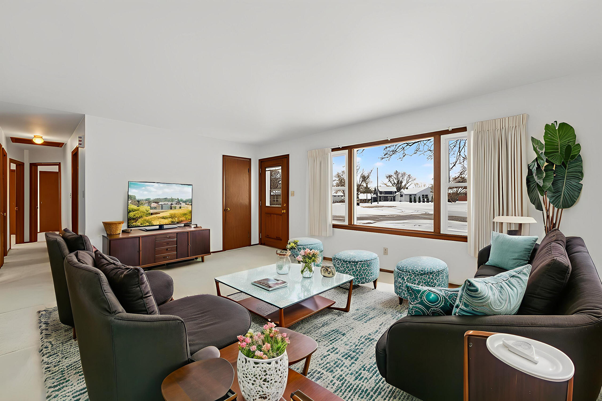 362 State Street Sheboygan Falls, WI 53085 - Photo 4 of 33 Virtually Staged Living Room