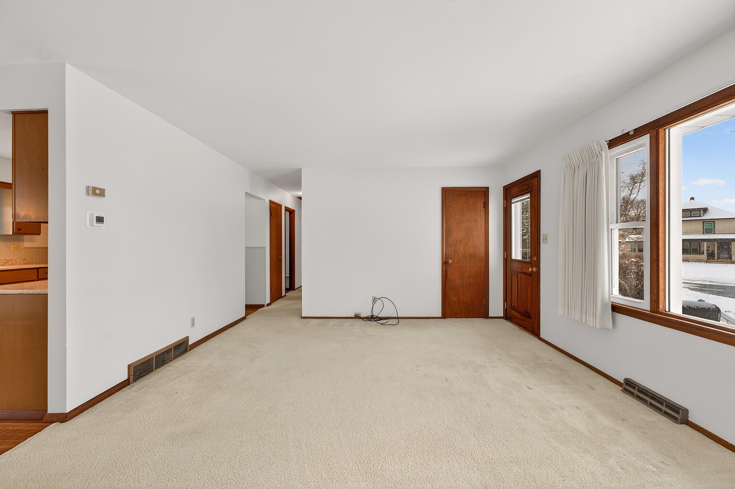 362 State Street Sheboygan Falls, WI 53085 - Photo 5 of 33 Living Room
