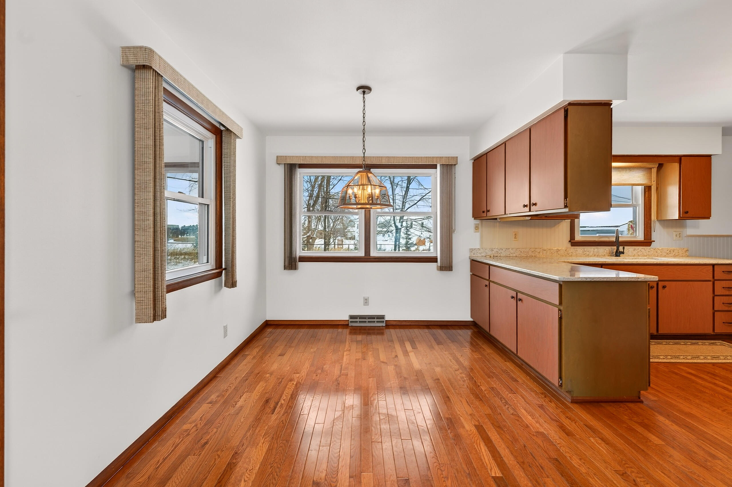 362 State Street Sheboygan Falls, WI 53085 - Photo 8 of 33 Dining Room
