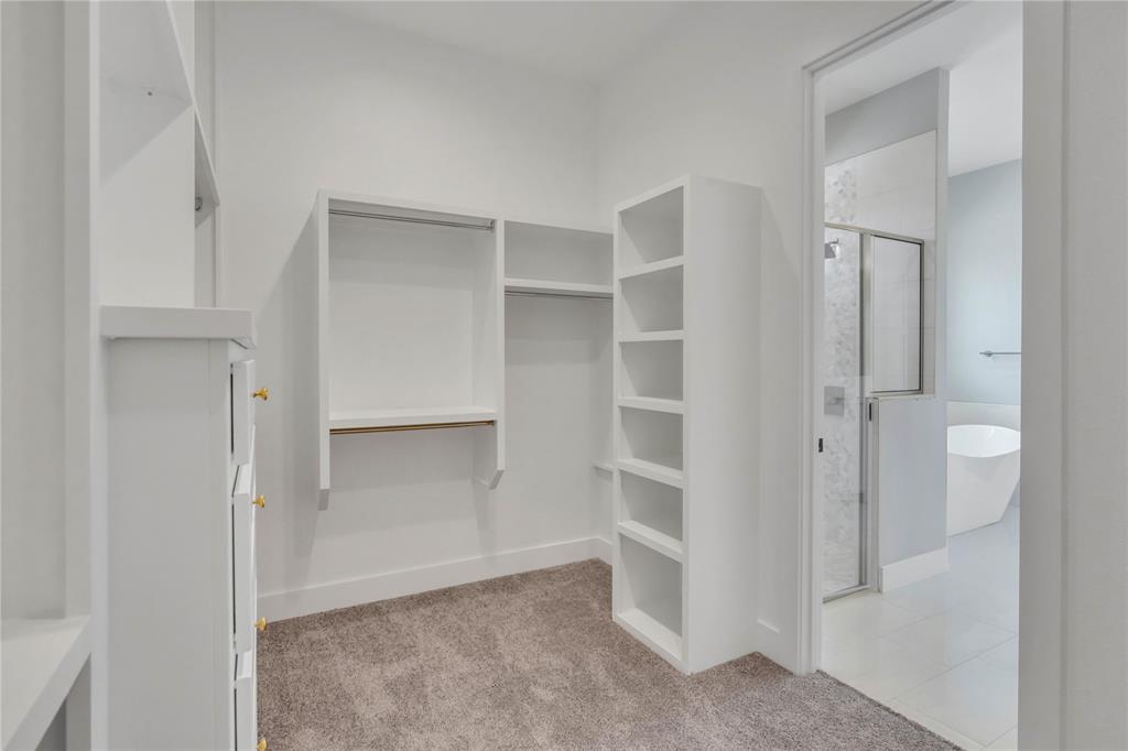 1028 Henry Way Springtown, TX 76082 - Photo 21 of 40 a view of an empty walk in closet
