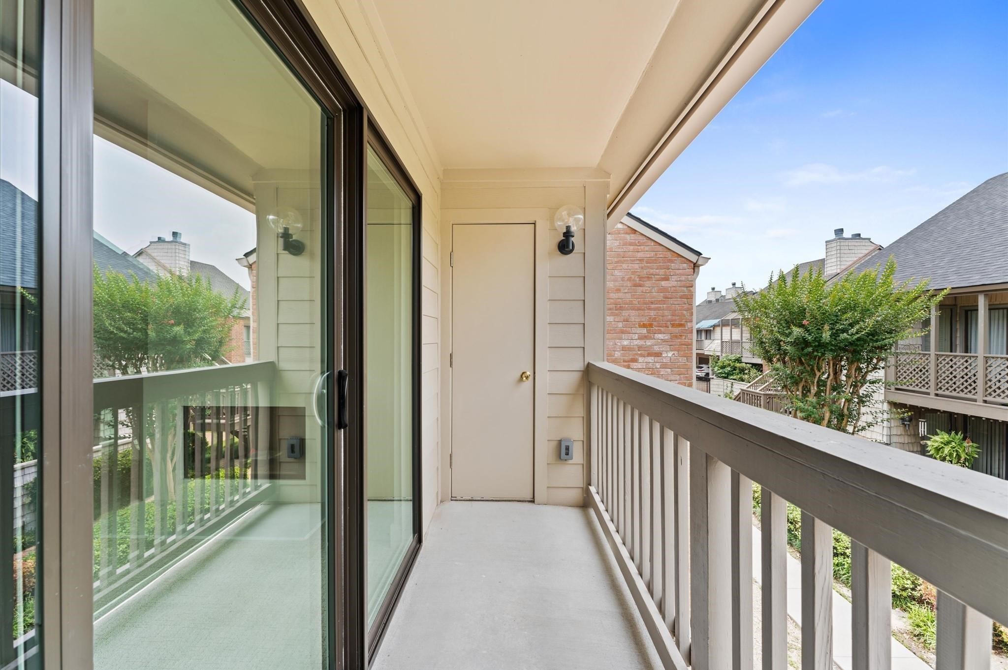 2829 Timmons Lane, Unit 202 Houston, TX 77027 - Photo 13 of 16 a view of a balcony