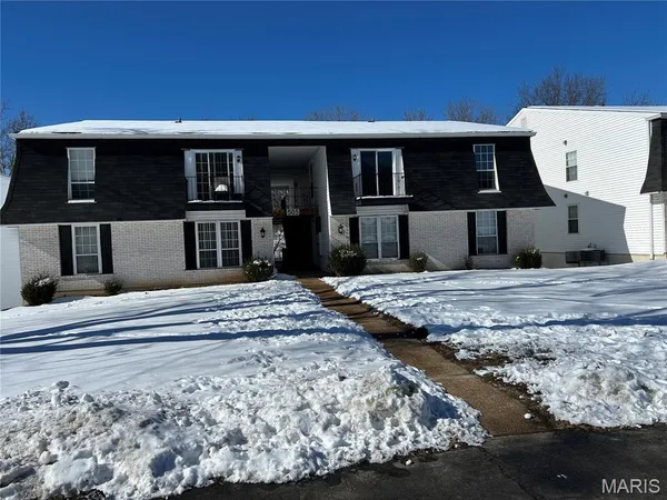 $93,000 | 505 North Monroe Street, Unit 8, Pacific, MO 63069