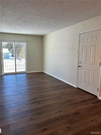 $93,000 | 505 North Monroe Street, Unit 8, Pacific, MO 63069