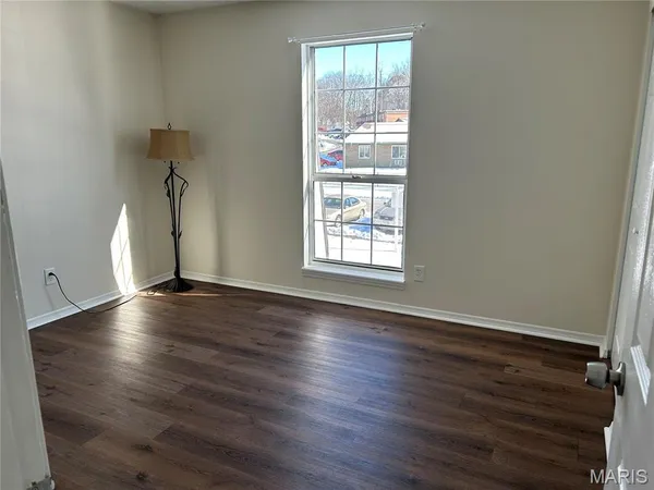 $93,000 | 505 North Monroe Street, Unit 8, Pacific, MO 63069