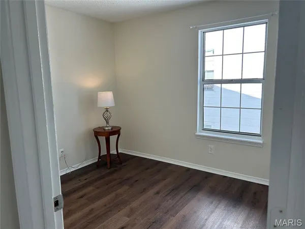 $93,000 | 505 North Monroe Street, Unit 8, Pacific, MO 63069