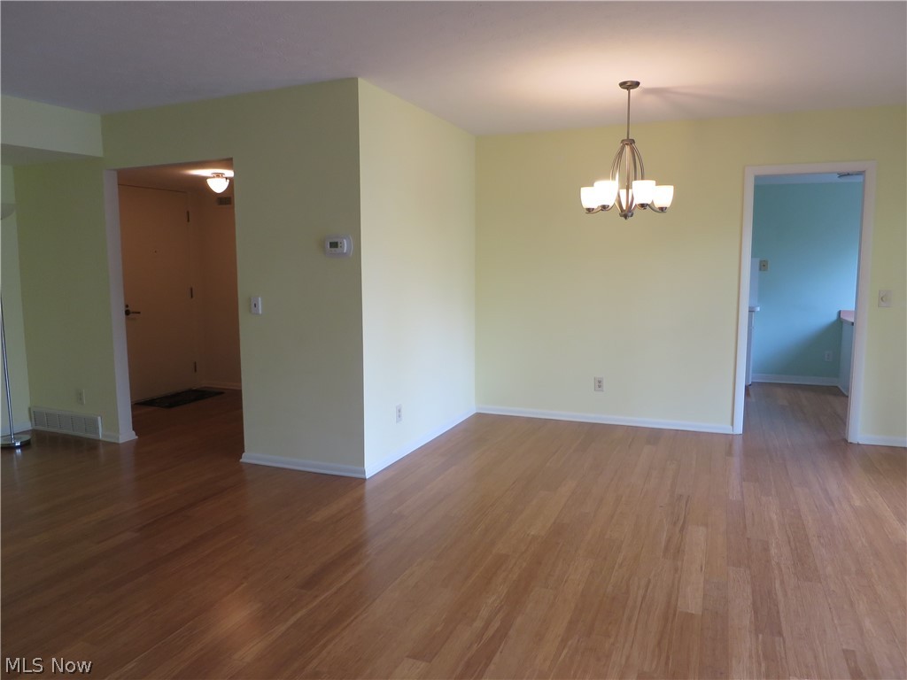 3701 Mayfield Road, Unit 118 Cleveland, OH 44121 - Photo 7 of 26 Dining room and kitchen entrance.
