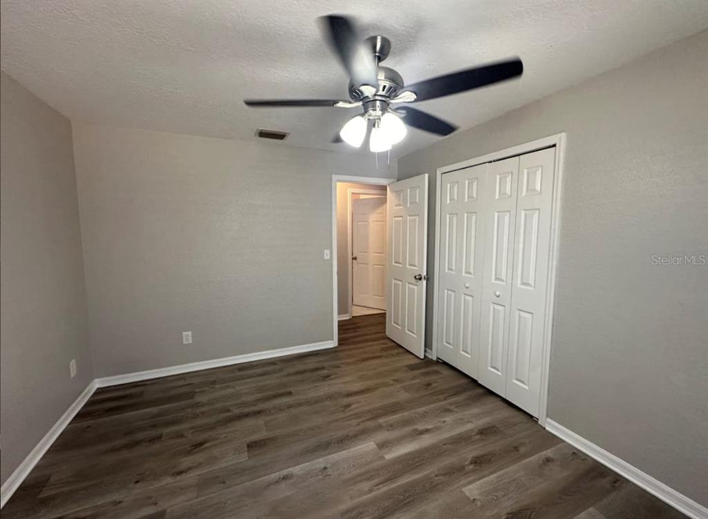 9725 Fox Hollow Road Tampa, FL 33647 - Photo 4 of 12