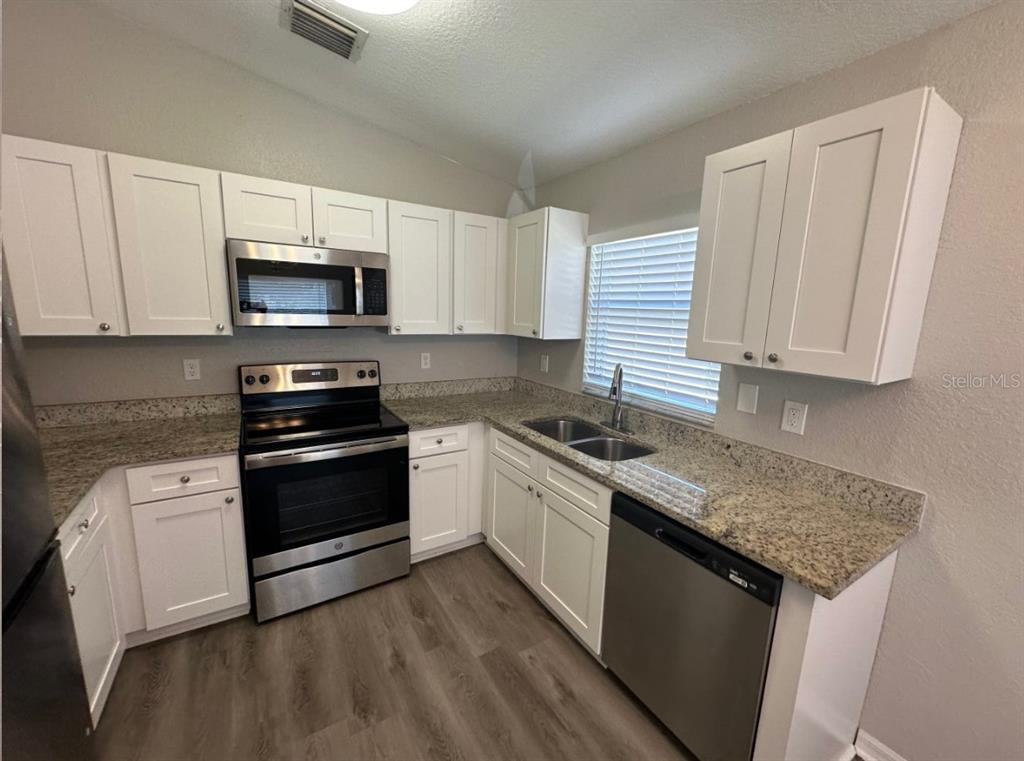 9725 Fox Hollow Road Tampa, FL 33647 - Photo 7 of 12