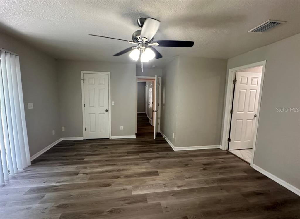 9725 Fox Hollow Road Tampa, FL 33647 - Photo 8 of 12