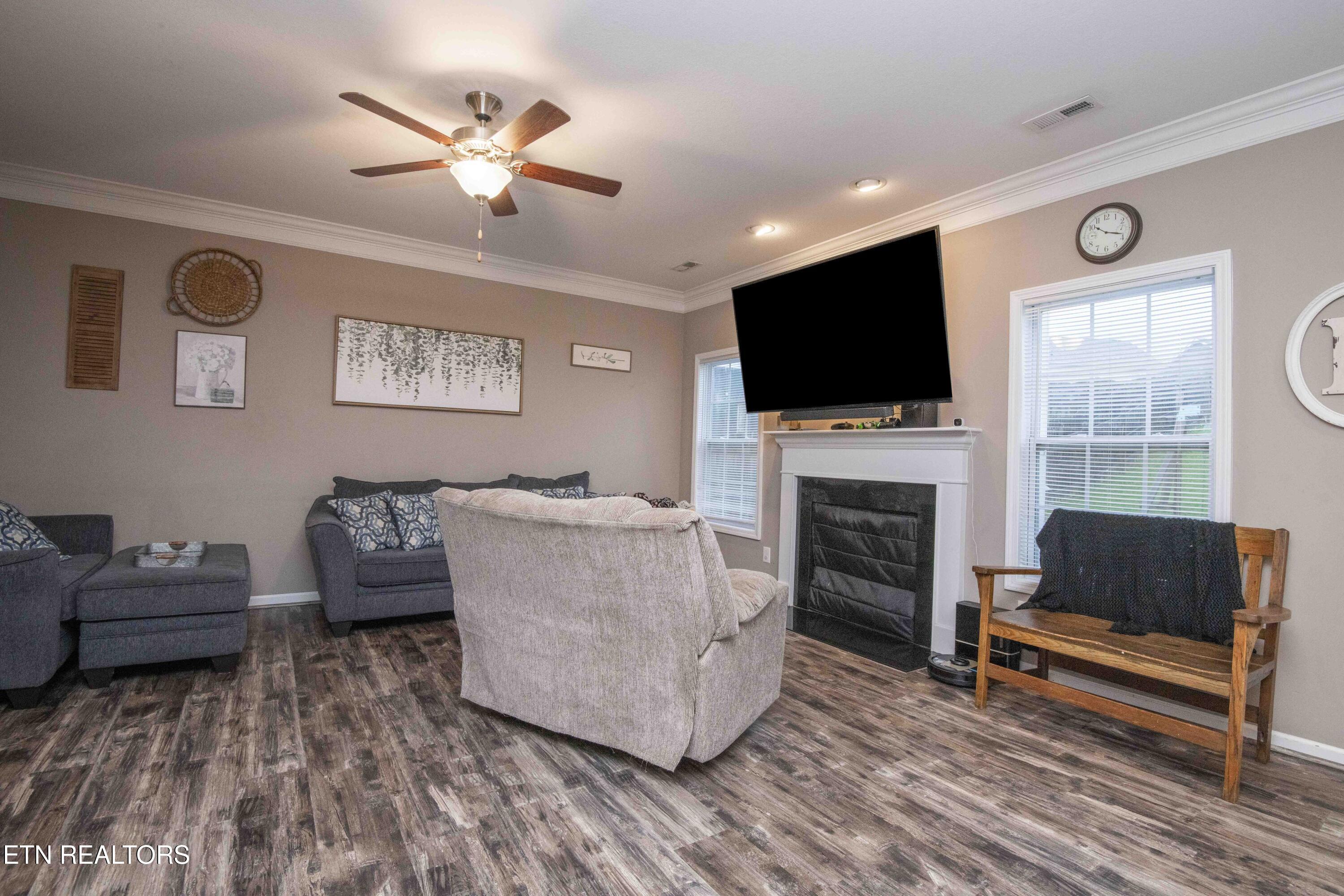 7633 Dupree Road Knoxville, TN 37920 - Photo 16 of 33 Living 1