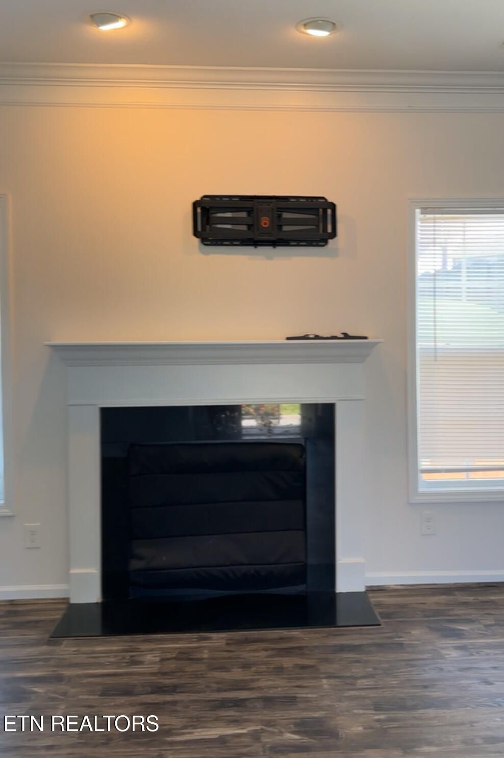 7633 Dupree Road Knoxville, TN 37920 - Photo 17 of 33 New Paint Color Living Room