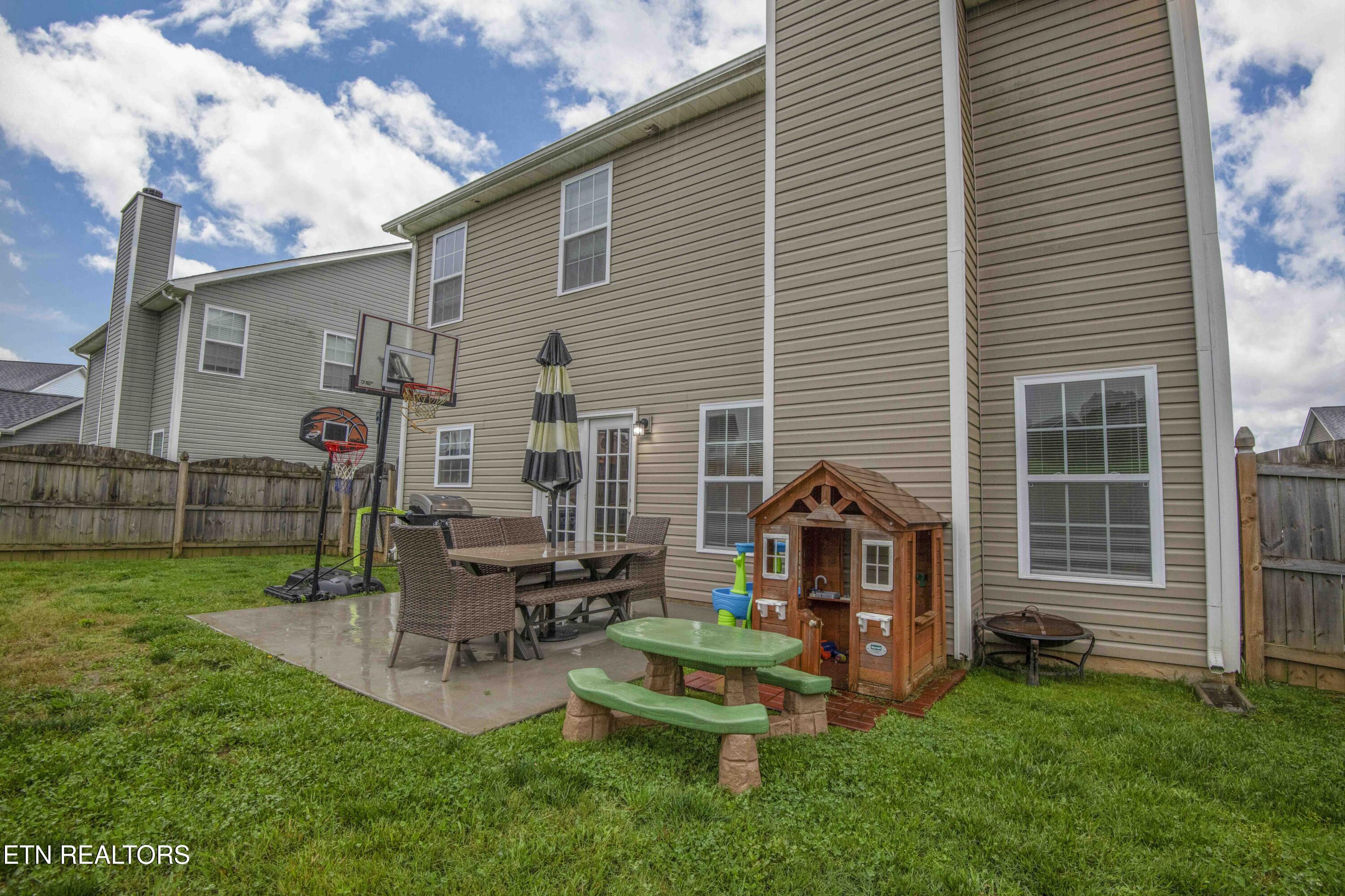7633 Dupree Road Knoxville, TN 37920 - Photo 24 of 33 Back Patio 2