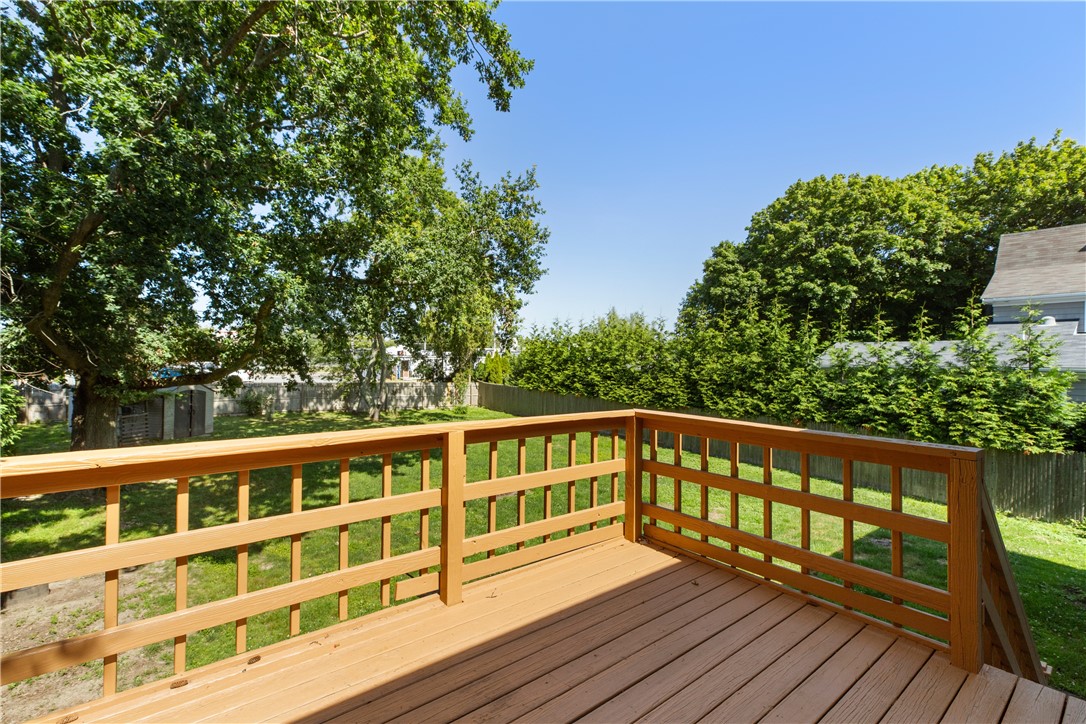 94 Ridgewood Road Middletown, RI 02842 - Photo 27 of 31