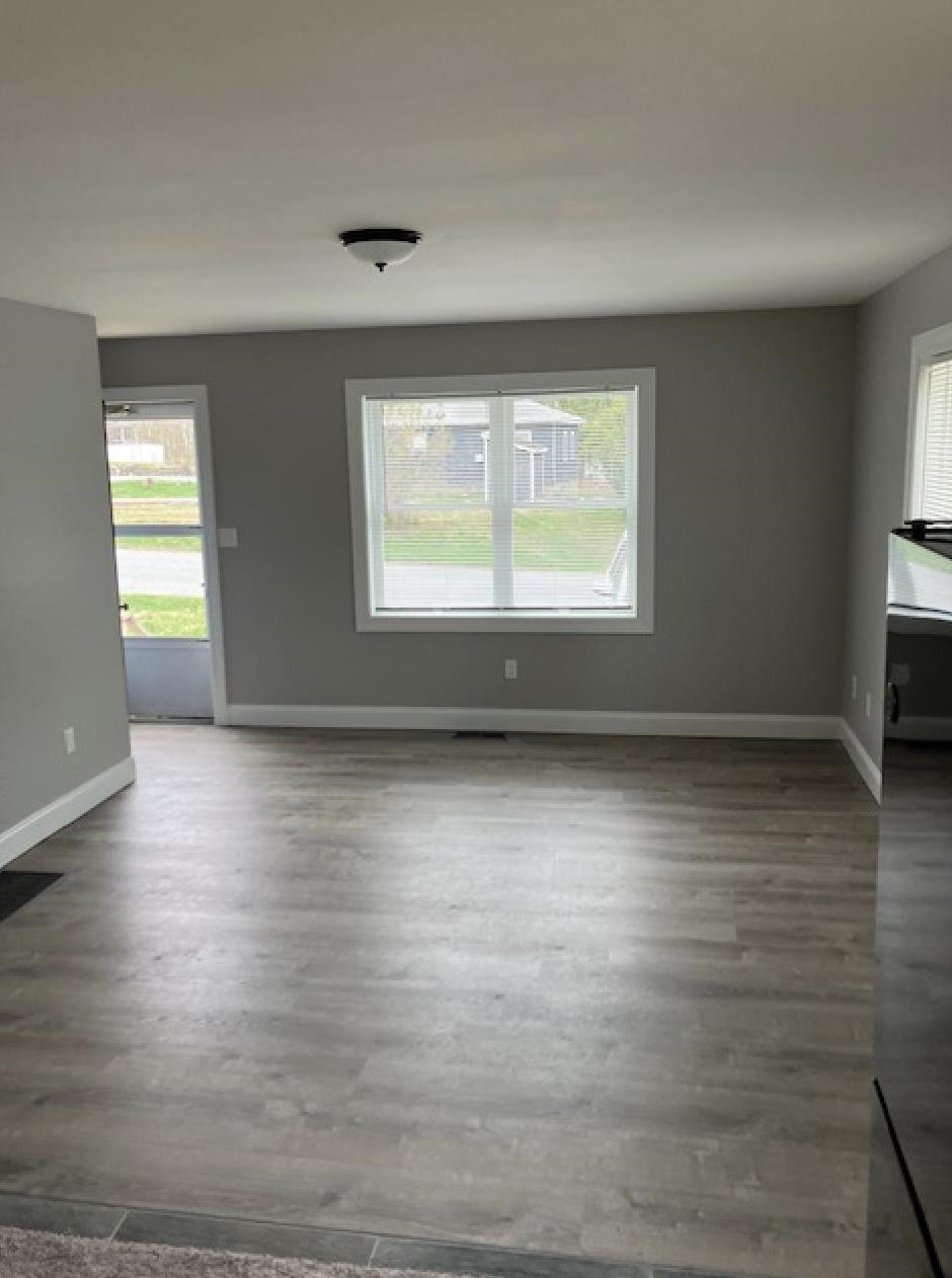 13 Bullard Street Hartford, VT 05001 - Photo 4 of 10