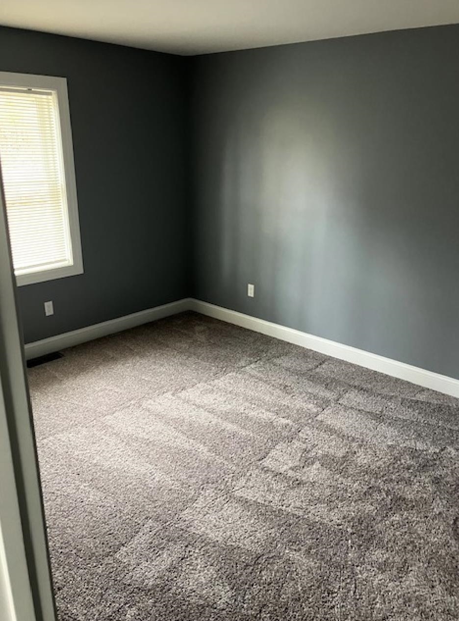 13 Bullard Street Hartford, VT 05001 - Photo 7 of 10