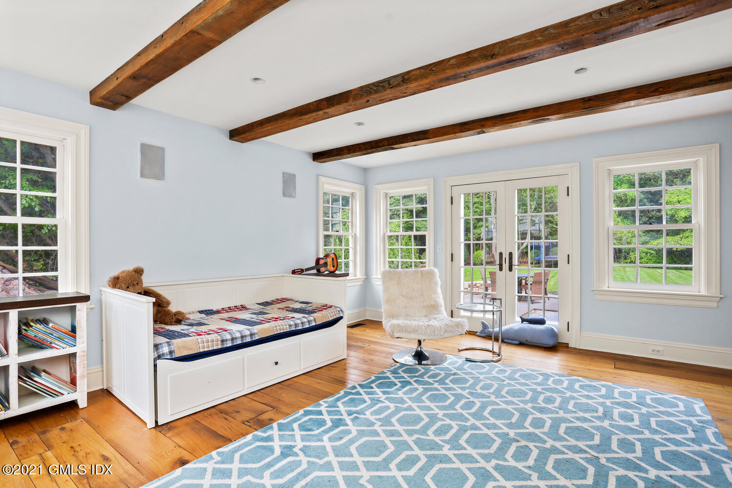 175 Cat Rock Road Cos Cob, CT 06807 - Photo 14 of 72 175 Cat Rock Rd Cos Cob CT-large-033-041