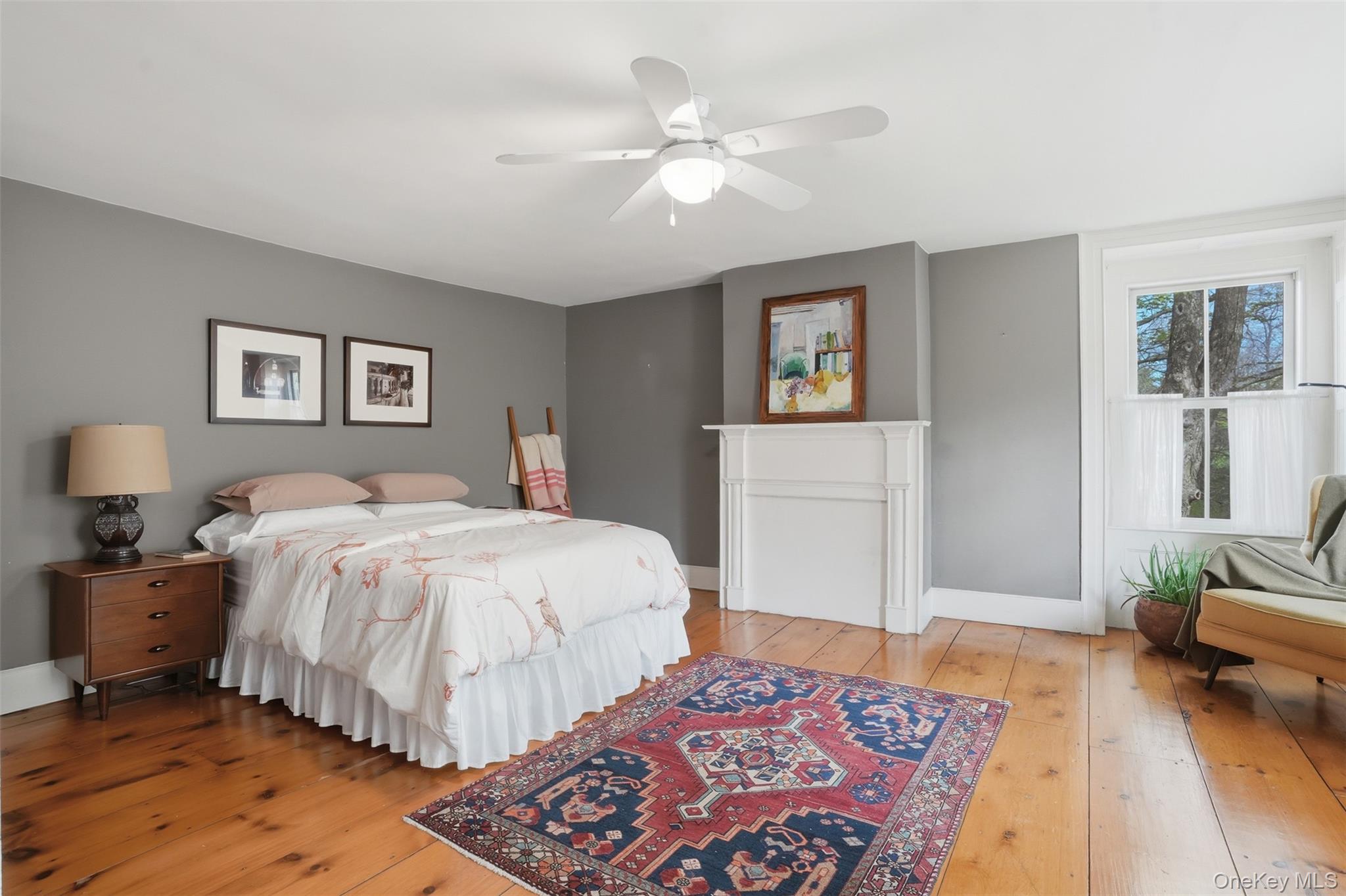 510 Decker Road Wallkill, NY 12589 - Photo 34 of 48 Upstairs large front bedroom with seating area
