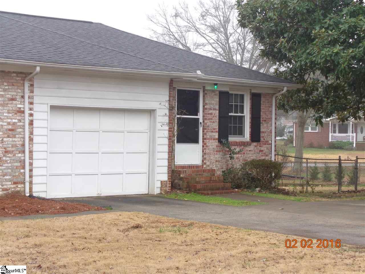 1406 East Lee Road Taylors, SC 29687 - Photo 2 of 17 Gallery Image 2