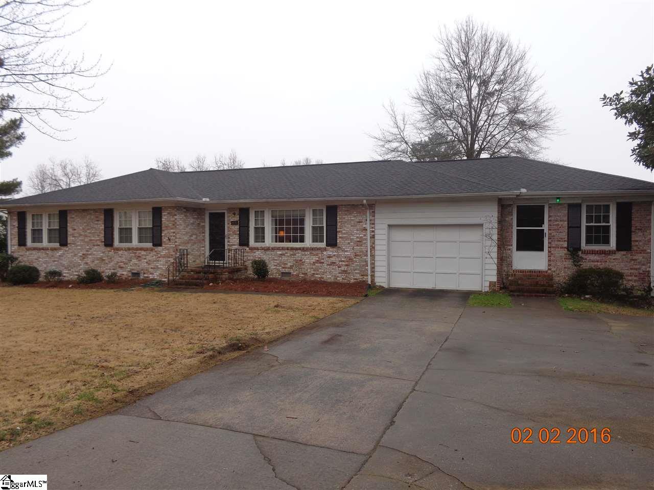 1406 East Lee Road Taylors, SC 29687 - Photo 3 of 17 Gallery Image 3