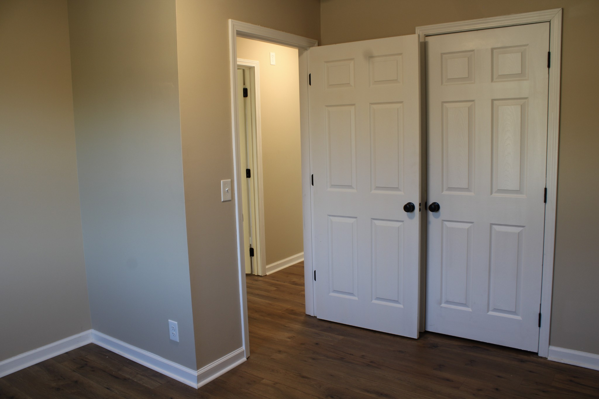705 County House Road Sparta, TN 38583 - Photo 19 of 28 a view of a bathroom with wooden floor