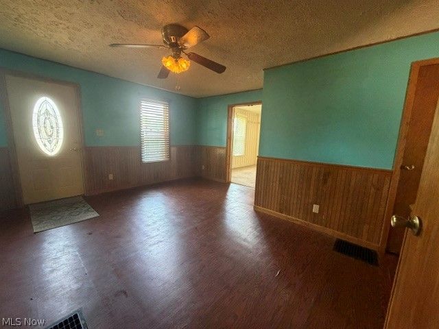 4536 Aurora Street Northwest Canton, OH 44708 - Photo 7 of 17