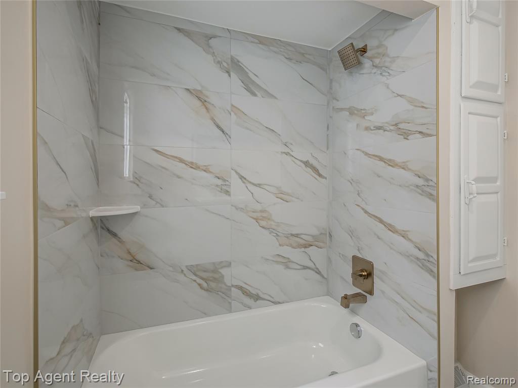 20580 21 Mile Road Macomb, MI 48044 - Photo 19 of 41