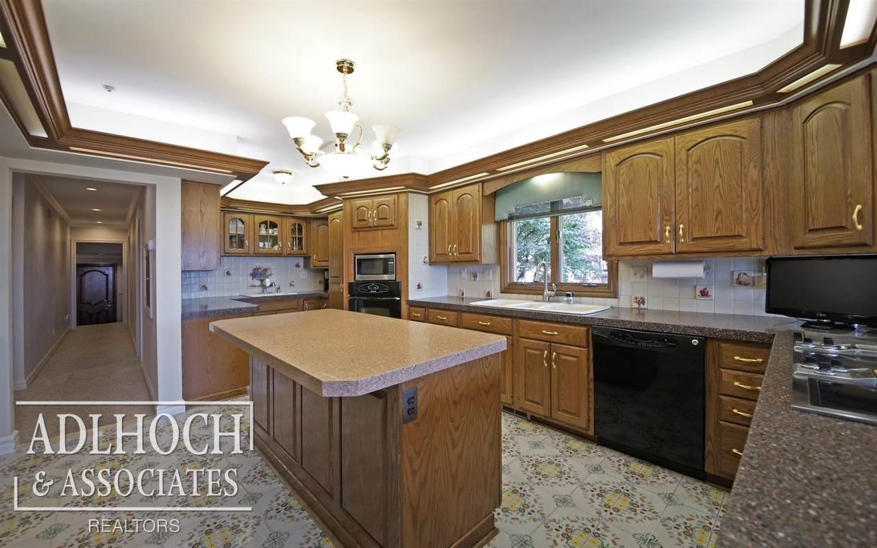 15540 Windmill Point Grosse Pointe, MI 48230 - Photo 9 of 27