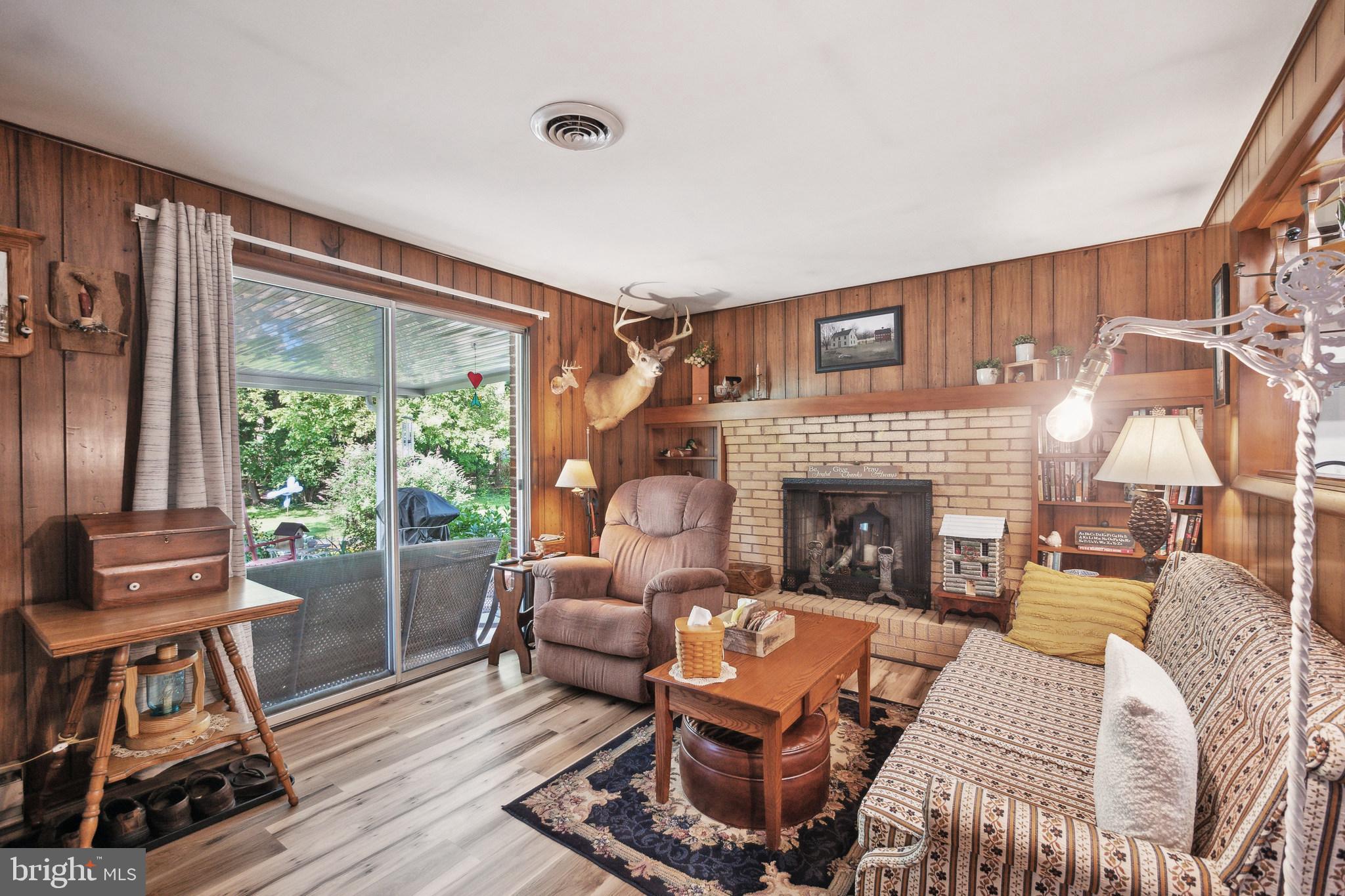 18605 Horseshoe Bend Road Sharpsburg, MD 21782 - Photo 13 of 46 Family Room