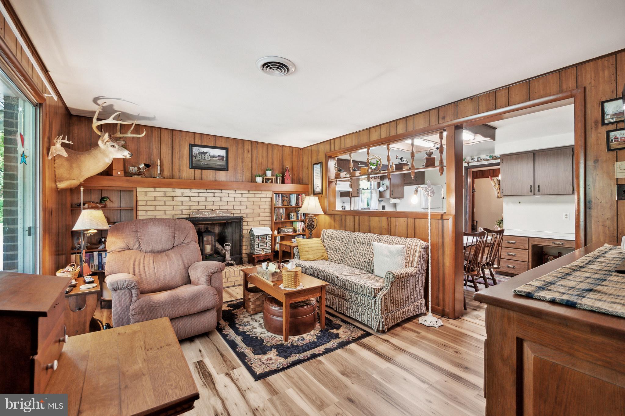 18605 Horseshoe Bend Road Sharpsburg, MD 21782 - Photo 14 of 46 Family Room