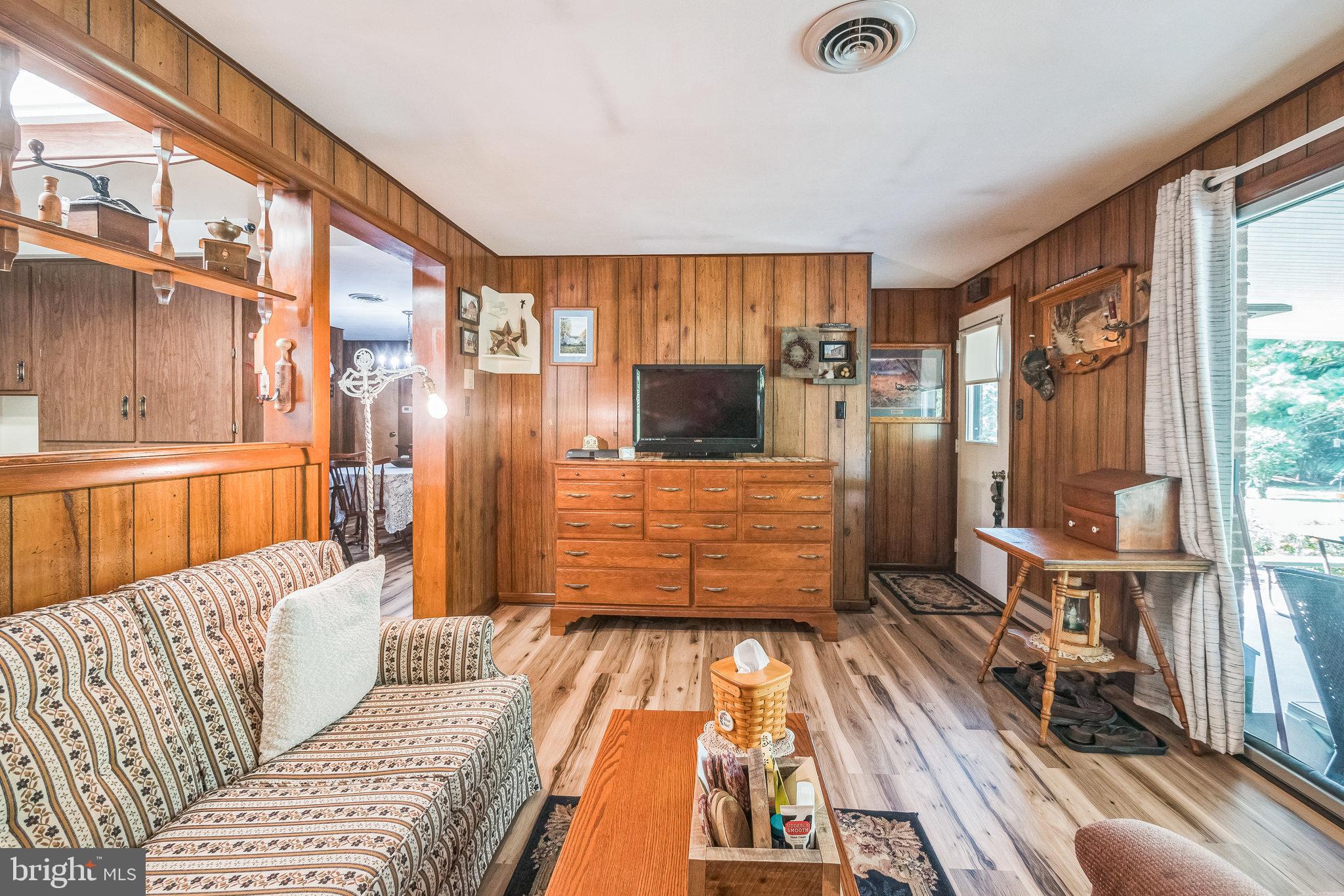 18605 Horseshoe Bend Road Sharpsburg, MD 21782 - Photo 15 of 46 Family Room