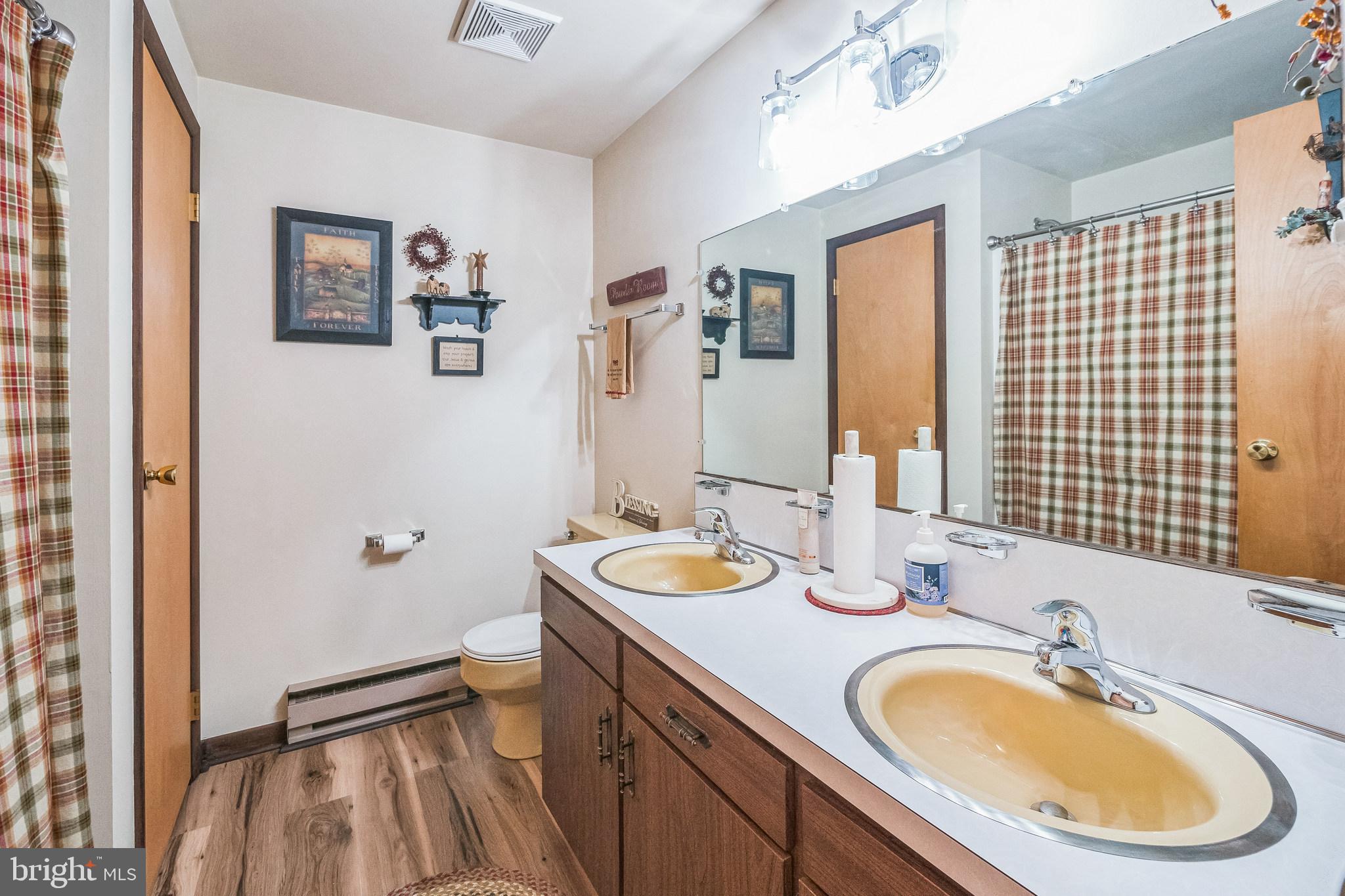 18605 Horseshoe Bend Road Sharpsburg, MD 21782 - Photo 23 of 46 Hall Bath