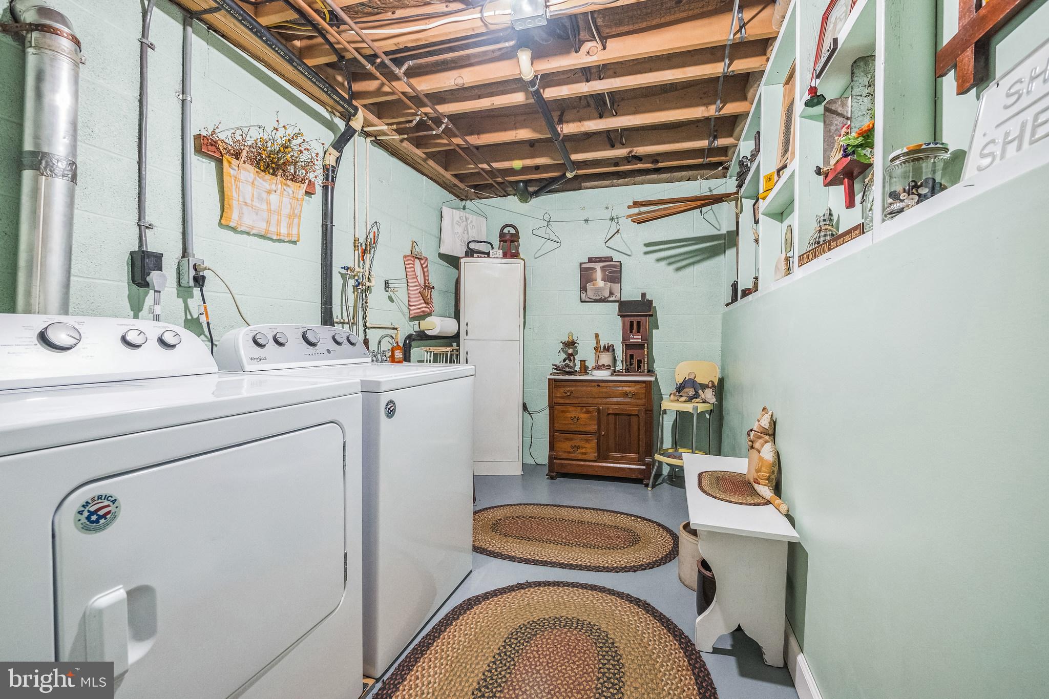 18605 Horseshoe Bend Road Sharpsburg, MD 21782 - Photo 31 of 46 Laundry Room